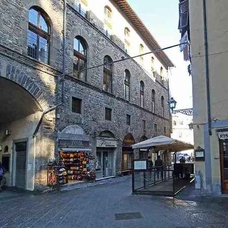 Apartment Salvemini Elegant Close To Piazza Santa Croce
