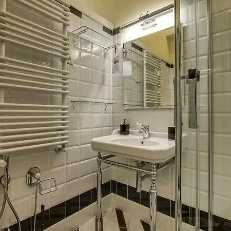 Apartment Salvemini Elegant Close To Piazza Santa Croce *