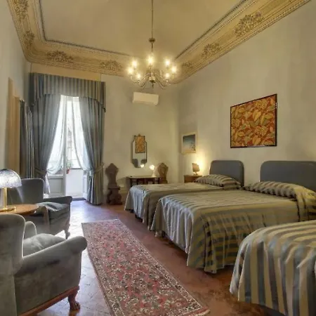Apartment Salvemini Elegant Close To Piazza Santa Croce