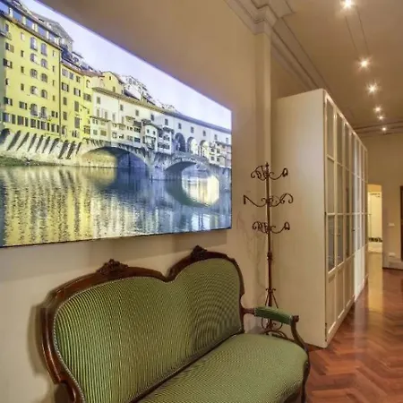 Apartment Salvemini Elegant Close To Piazza Santa Croce *